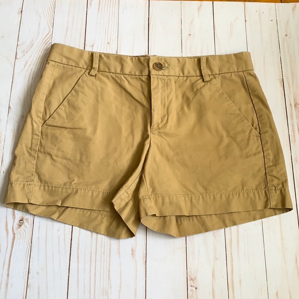 Khakis by Gap Woman’s Shorts. Size 00